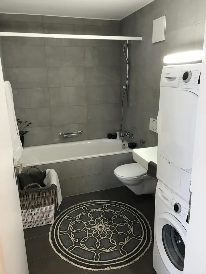Moderne 4.5 Zimmer Wohnung mit Balkon in Pieterlen