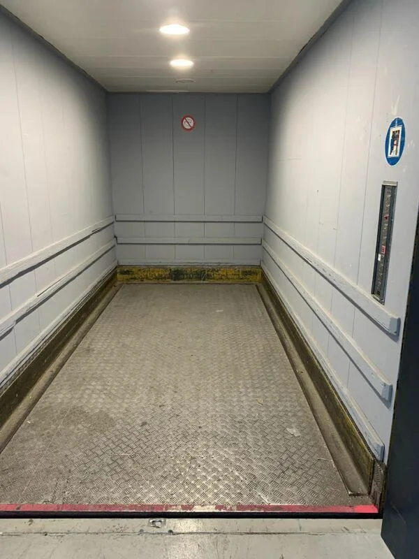Vaud stockage/dépots/local de 625 m2 à louer avec quai de chargemen... – Foto 10 von 11