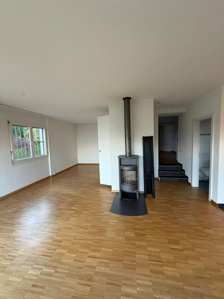 2.5-Zimmer-Gartenwohnung mit Seesicht und grosser Terrasse