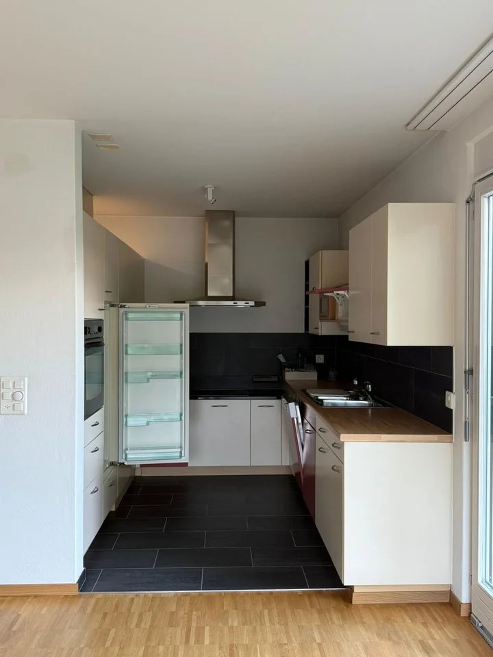 2.5-Zimmer-Gartenwohnung mit Seesicht und grosser Terrasse
