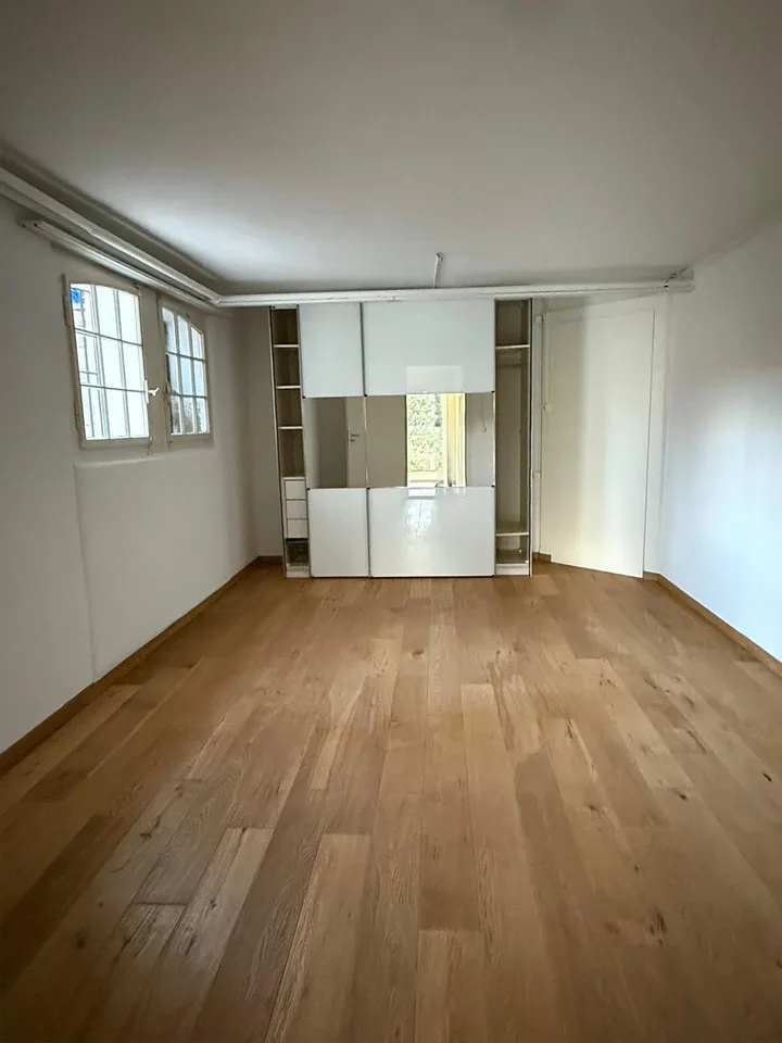 2.5-Zimmer-Gartenwohnung mit Seesicht und grosser Terrasse