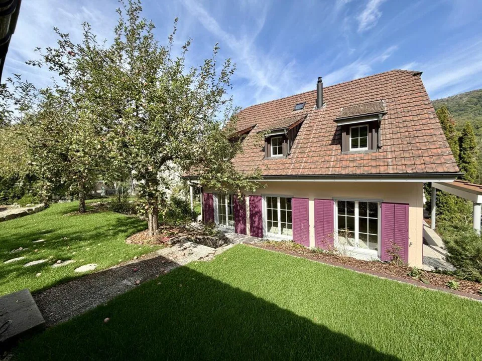 Spacious 6.5-room detached house with dream garden in Wettingen