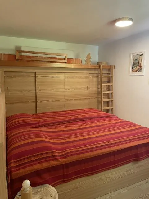 Saisonale 2 1/2-Zimmer-Ferienwohnung Ski-in Ski-out