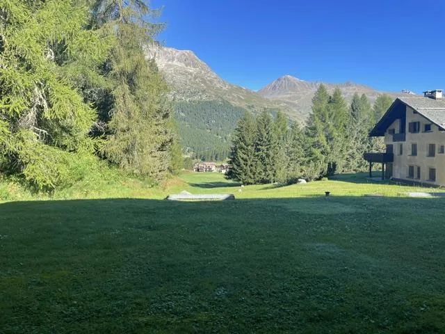 Saisonale 2 1/2-Zimmer-Ferienwohnung Ski-in Ski-out