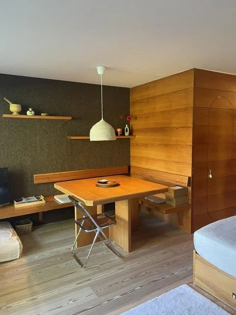 Saisonale 2 1/2-Zimmer-Ferienwohnung Ski-in Ski-out