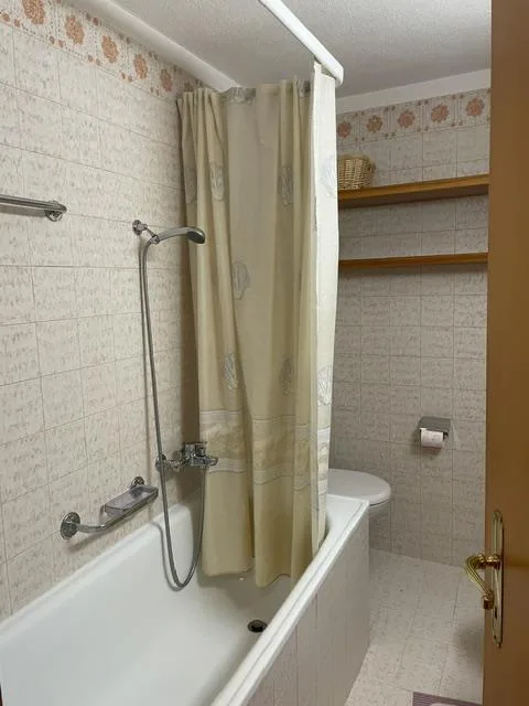 Saisonale 2 1/2-Zimmer-Ferienwohnung Ski-in Ski-out