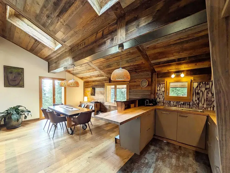 Chalet d'eccezione sci ai piedi ad Anzère: Materiali nobili, vendita in residenza secondaria e autorizzazione Lex Koller – foto 4 di 15