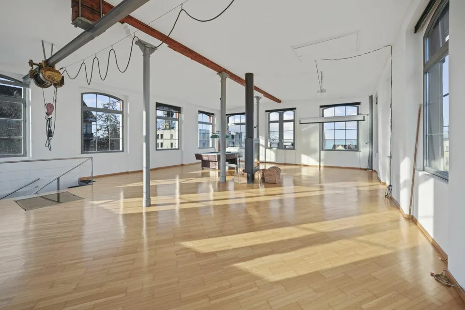 Maison loft historique unique avec vue sur le lac et beaucoup d'espace pour vivre et travailler – photo 7 sur 32