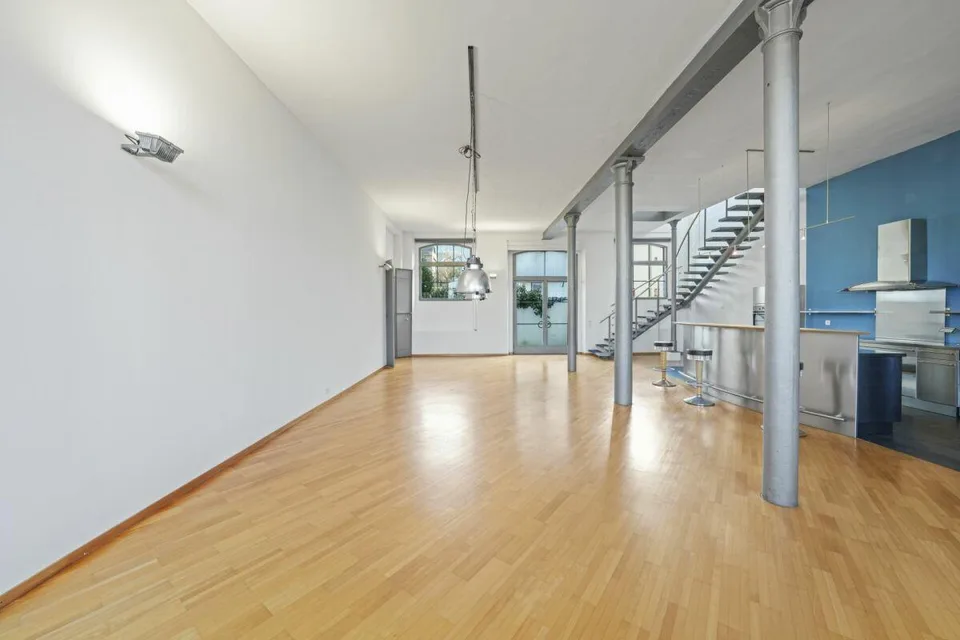 Maison loft historique unique avec vue sur le lac et beaucoup d'espace pour vivre et travailler – photo 21 sur 32