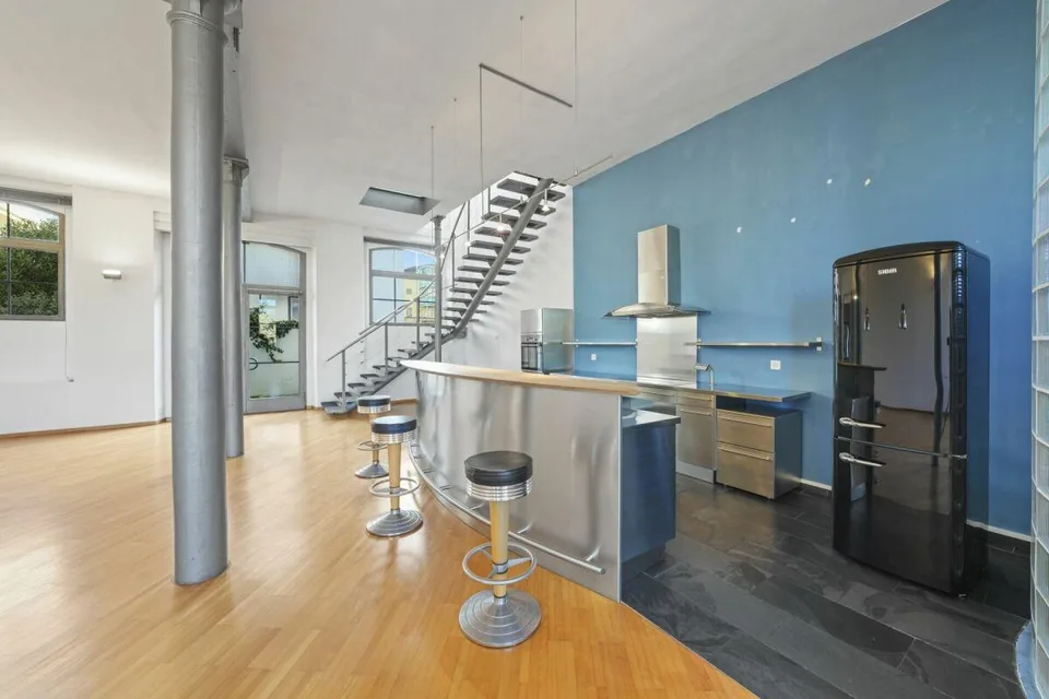 Maison loft historique unique avec vue sur le lac et beaucoup d'espace pour vivre et travailler – photo 17 sur 32