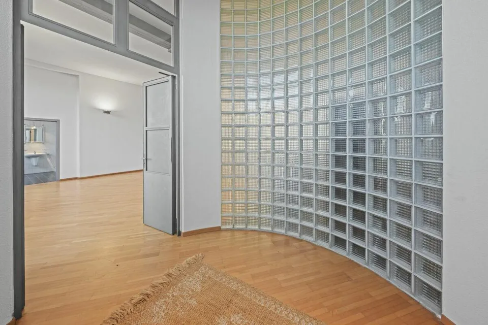 Maison loft historique unique avec vue sur le lac et beaucoup d'espace pour vivre et travailler – photo 11 sur 32