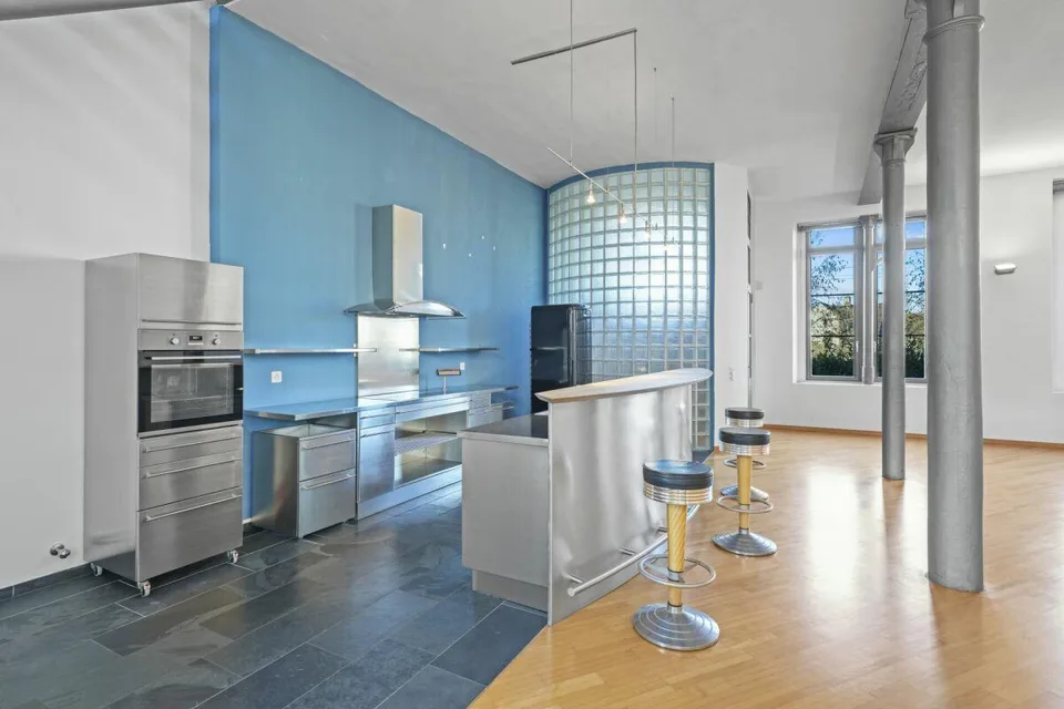 Maison loft historique unique avec vue sur le lac et beaucoup d'espace pour vivre et travailler – photo 15 sur 32