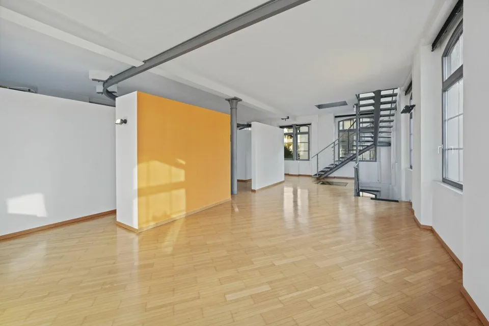 Maison loft historique unique avec vue sur le lac et beaucoup d'espace pour vivre et travailler – photo 29 sur 32