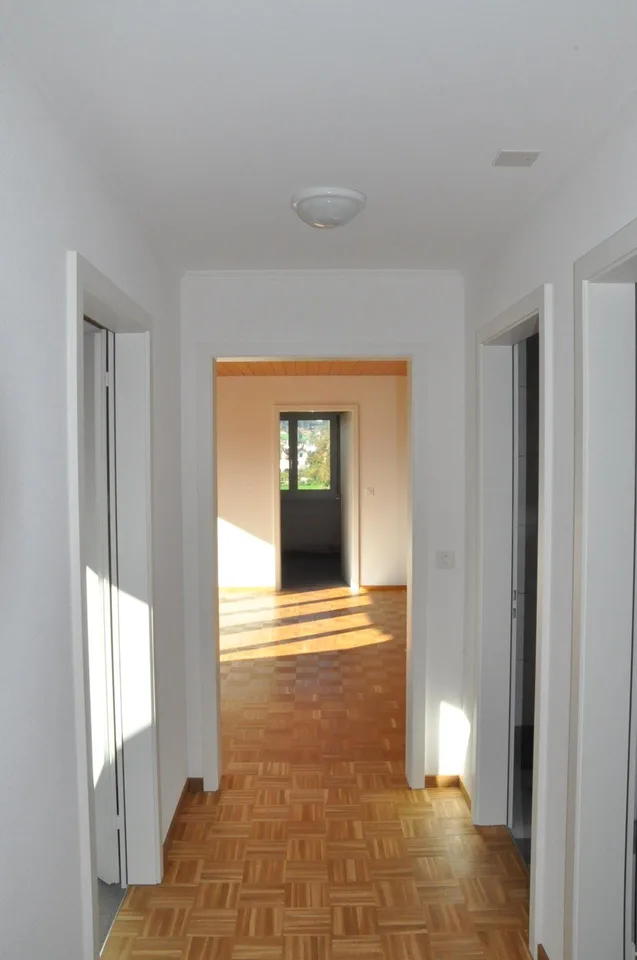 grosszügige 4 Zimmer-Dachwohnung mit Balkon... – photo 8 of 12