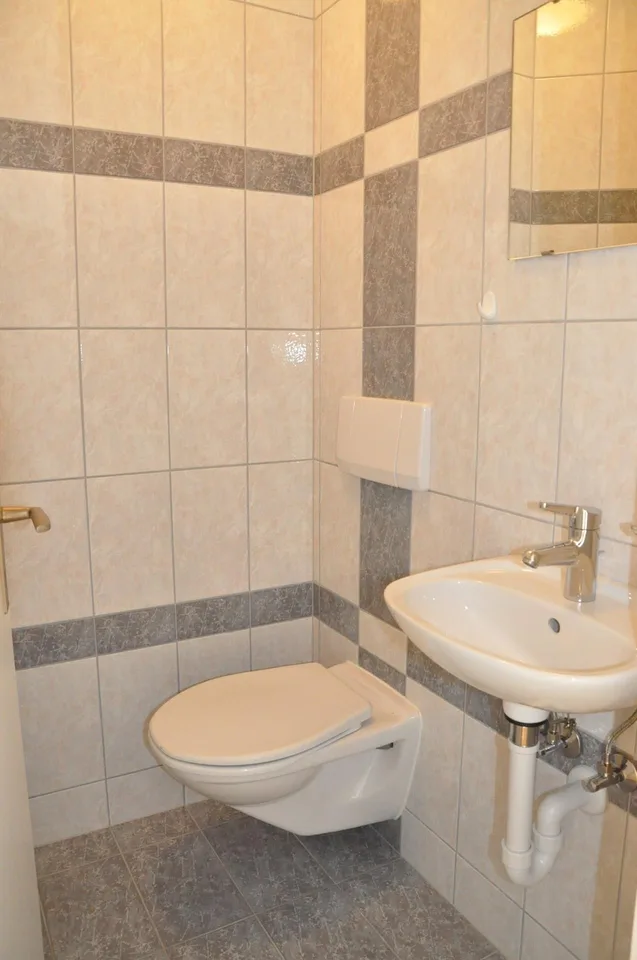 grosszügige 4 Zimmer-Dachwohnung mit Balkon... – photo 10 of 12