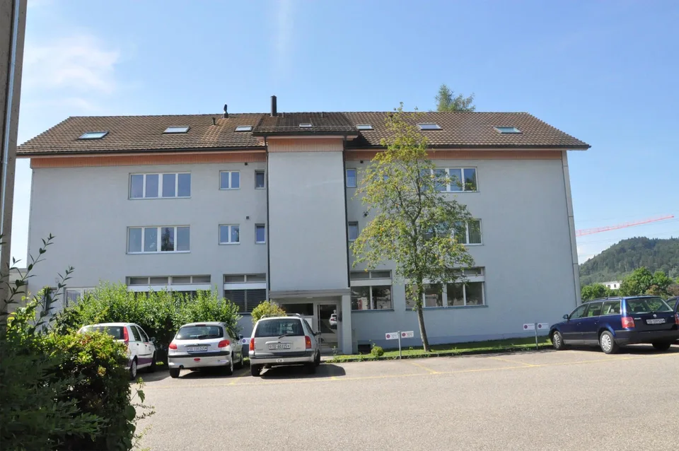 grosszügige 4 Zimmer-Dachwohnung mit Balkon... – photo 12 of 12