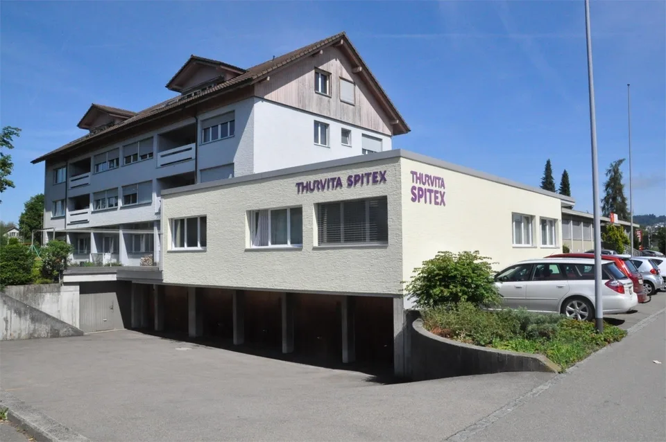 grosszügige 4 Zimmer-Dachwohnung mit Balkon... – photo 11 of 12