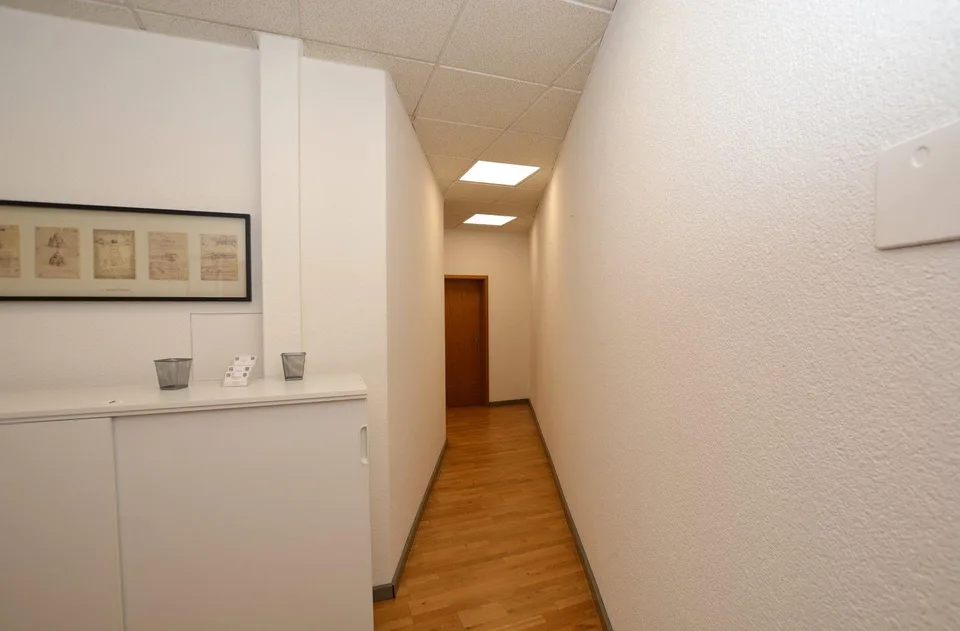 Ganze Etage mit 4 Büros im Herzen von Basel