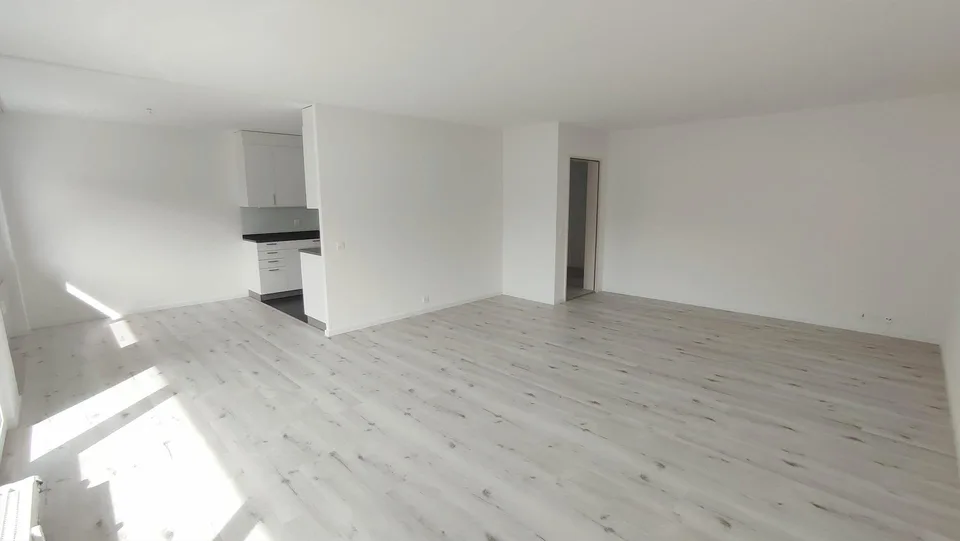 Schöne, grosse Eigentumswohnung - Dachwohnung mit toller Aussicht