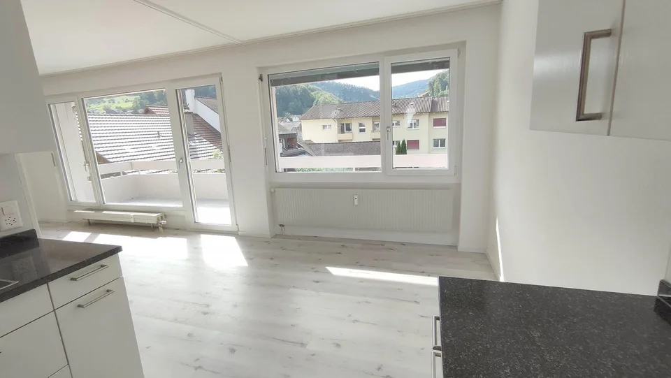 Schöne, grosse Eigentumswohnung - Dachwohnung mit toller Aussicht