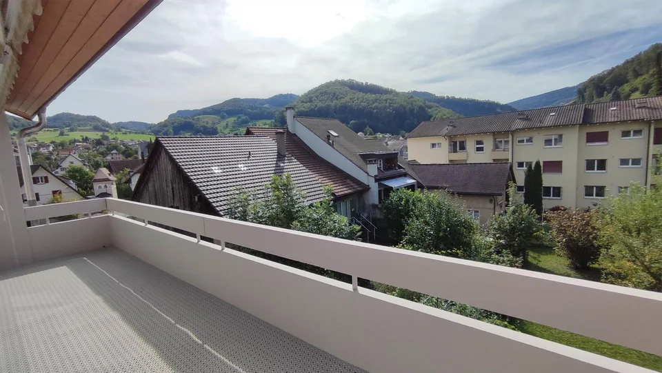 Schöne, grosse Eigentumswohnung - Dachwohnung mit toller Aussicht