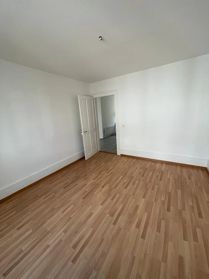 Einziehen und Wohlfühlen: frisch sanierte 3-Zimmerwohnung in Biel – foto 10 di 11