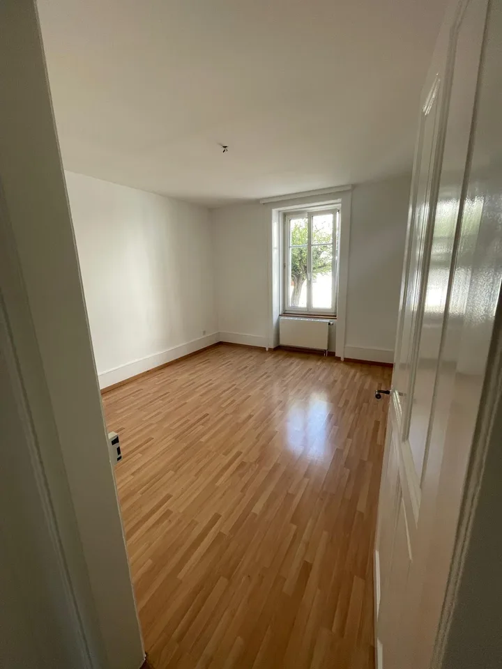 Einziehen und Wohlfühlen: frisch sanierte 3-Zimmerwohnung in Biel – foto 9 di 11
