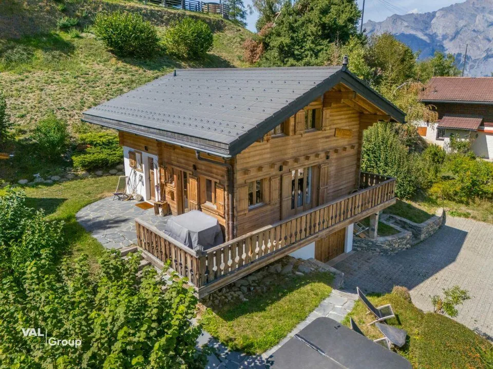 Vue, confort et bien-être! Superbe chalet meublé à La Tzoumaz