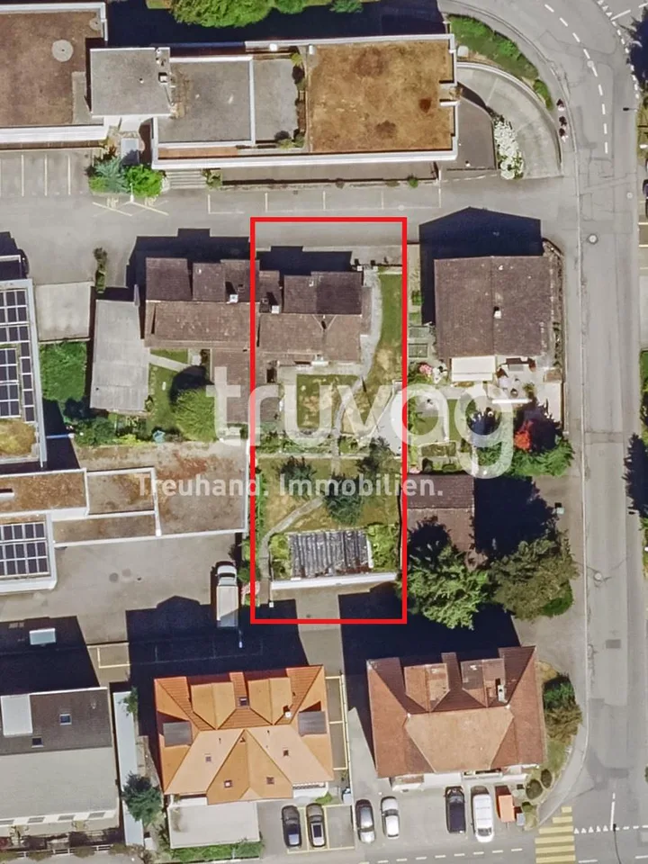 Terreno di 700 m² con un attraente potenziale di sviluppo – foto 2 di 7