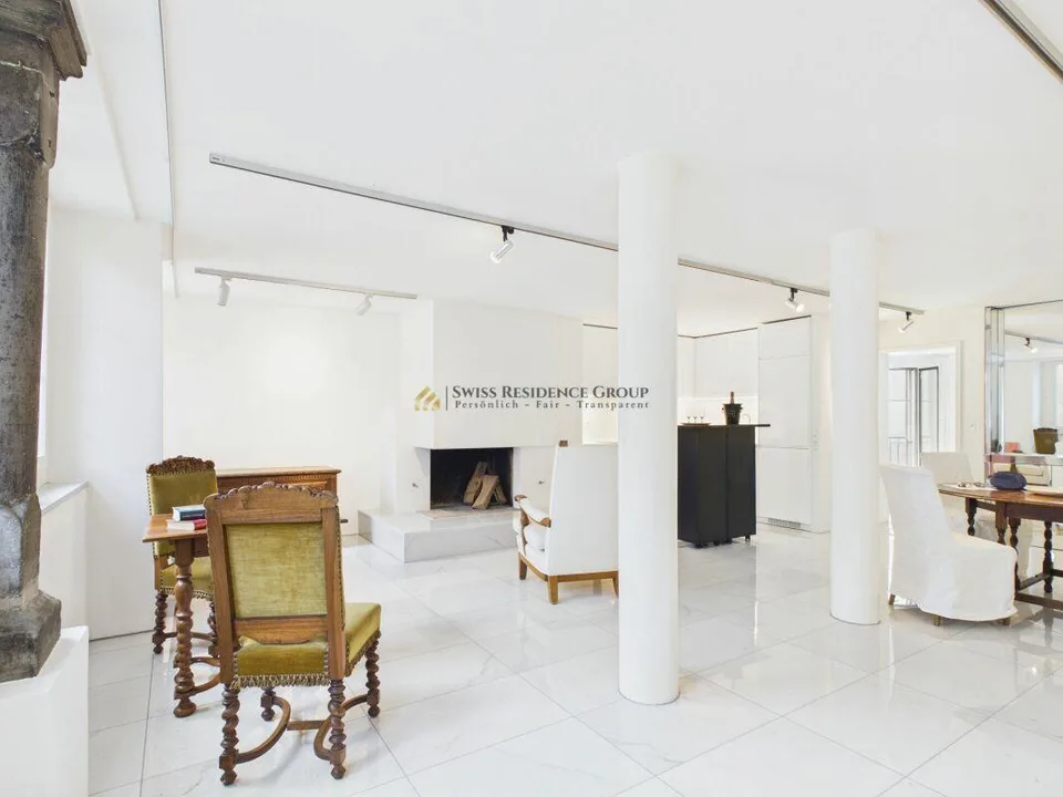 Appartement exclusif de 2,5 pièces avec vue sur le Grossmünster et la Limmat – photo 3 sur 17