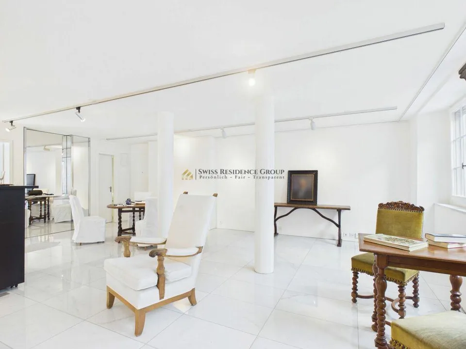 Appartement exclusif de 2,5 pièces avec vue sur le Grossmünster et la Limmat – photo 4 sur 17