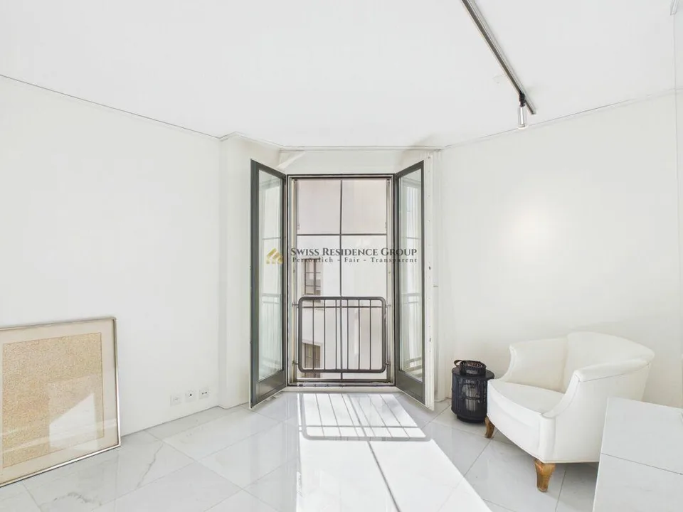 Appartement exclusif de 2,5 pièces avec vue sur le Grossmünster et la Limmat – photo 10 sur 17