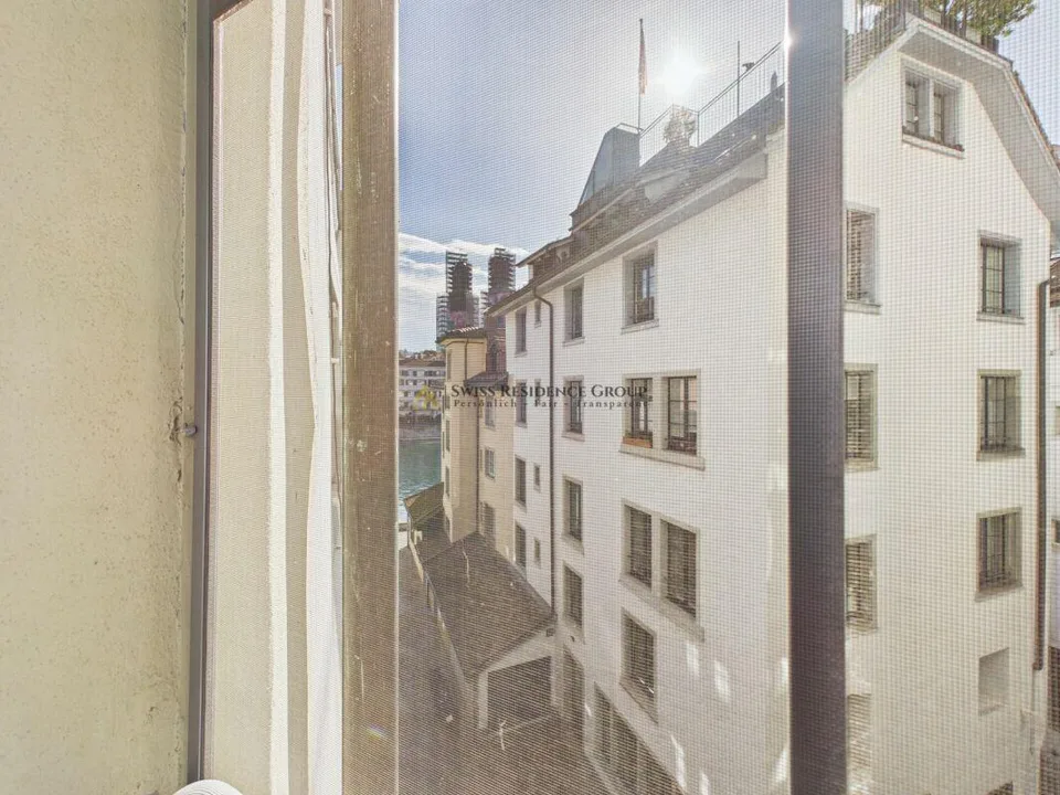 Appartement exclusif de 2,5 pièces avec vue sur le Grossmünster et la Limmat – photo 14 sur 17