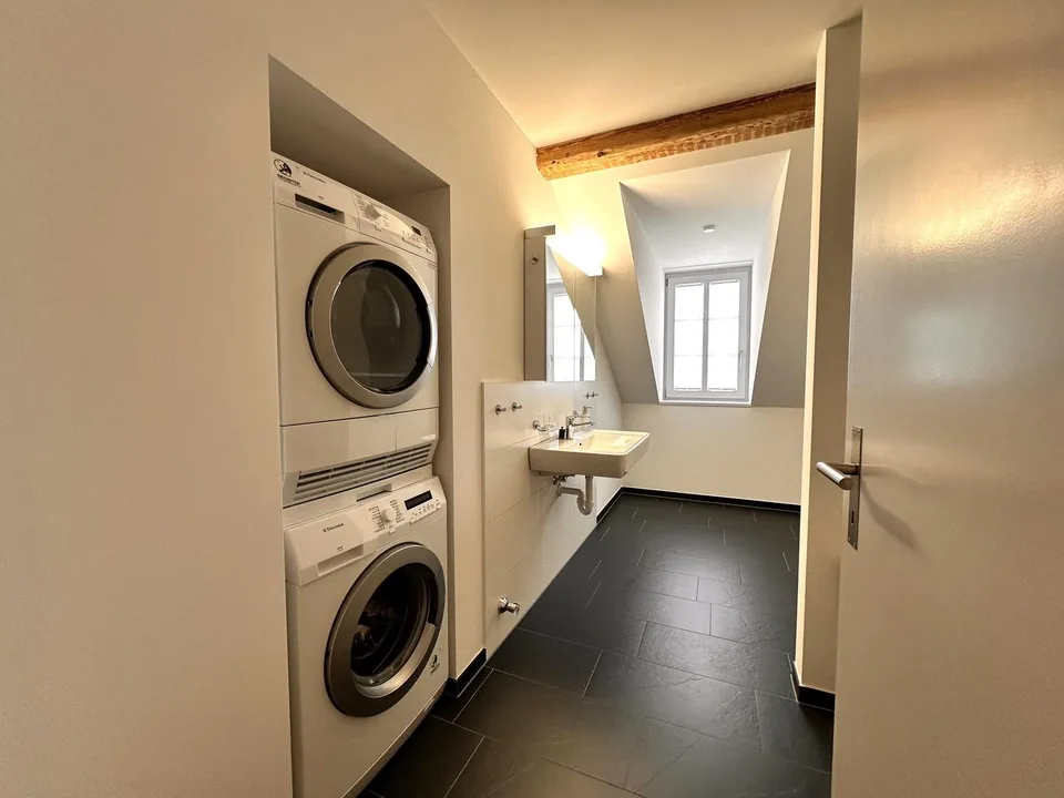 Wohnen im Breitsch: Traumhafte 3.5-Zimmer-Dachwohnung mit Loggia zu... – foto 6 di 8