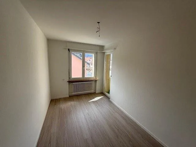 Grosszügige und frisch renovierte 4 Zimmerwohnung