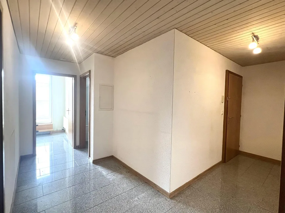 HELLE WOHNUNG MIT GROSSEM BALKON, WEITSICHT UND AN ERSTKLASSIGER LAGE