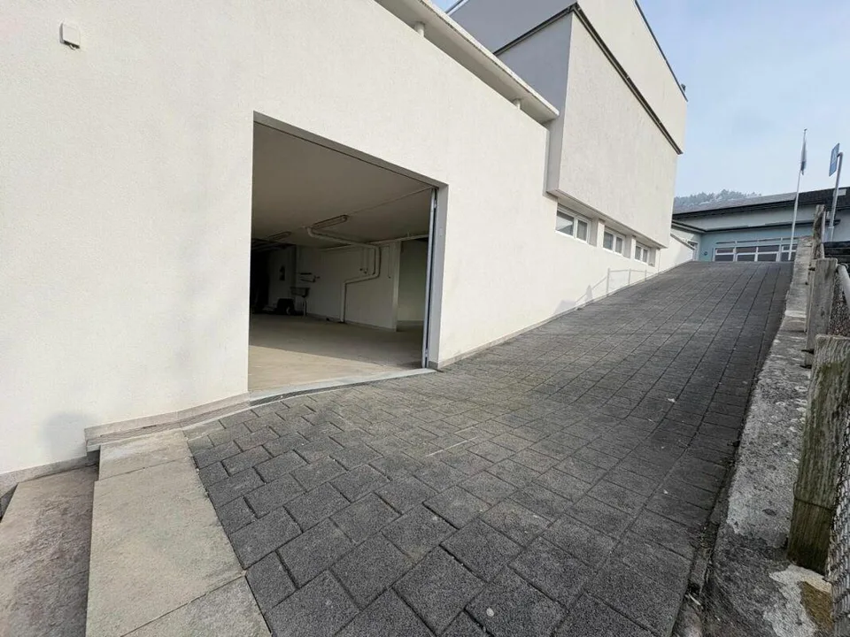 Espace commercial polyvalent avec 2 places de parking – photo 5 sur 7
