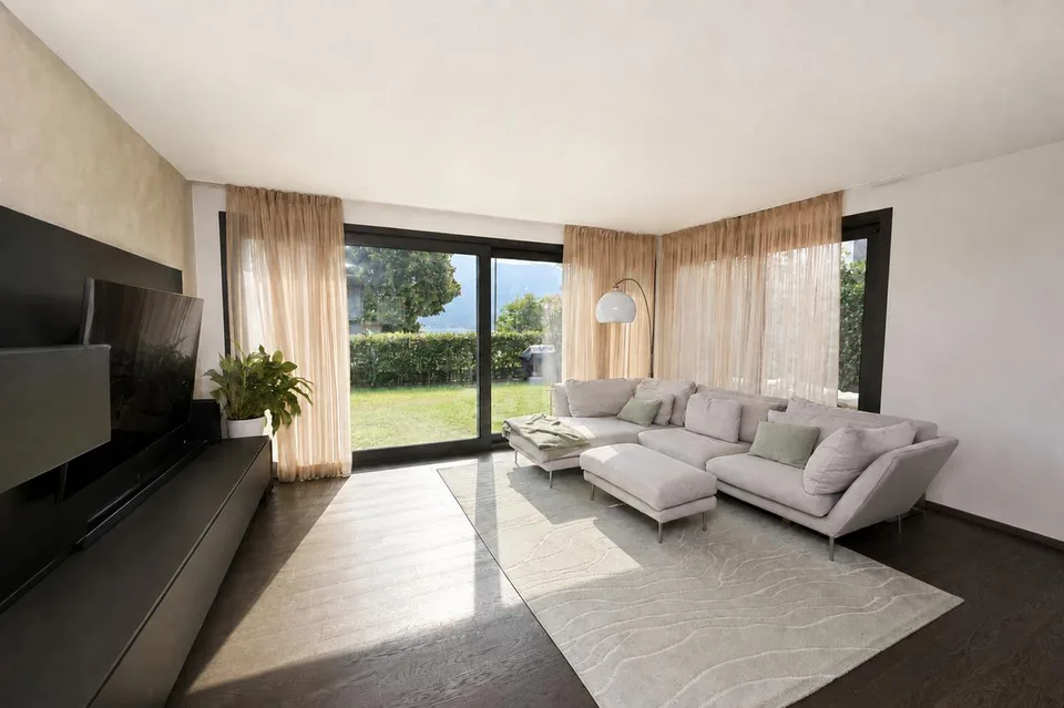Raffinato Appartamento con Giardino Privato e Vista sul Lago di Lugano – Foto 8 von 28