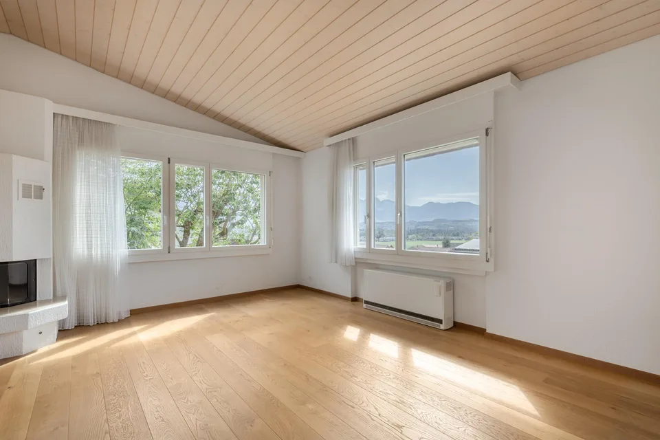 Einfamilienhaus mit viel Potenzial und traumhafter Aussicht – Foto 5 von 16