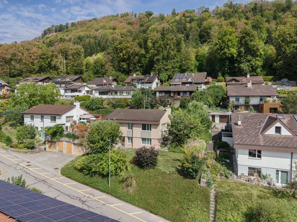 Einfamilienhaus mit viel Potenzial und traumhafter Aussicht – Foto 12 von 16