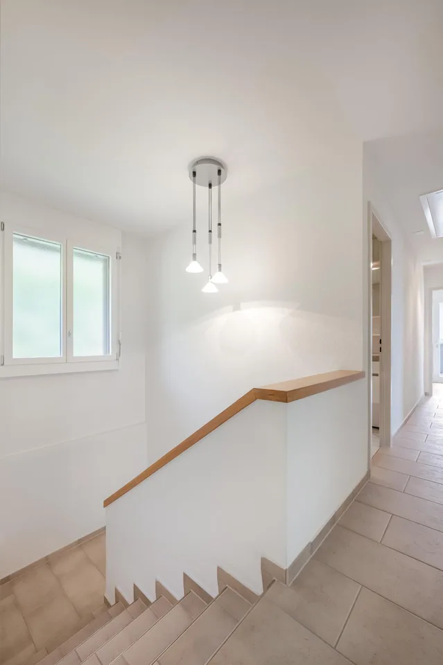 Einfamilienhaus mit viel Potenzial und traumhafter Aussicht – Foto 9 von 16