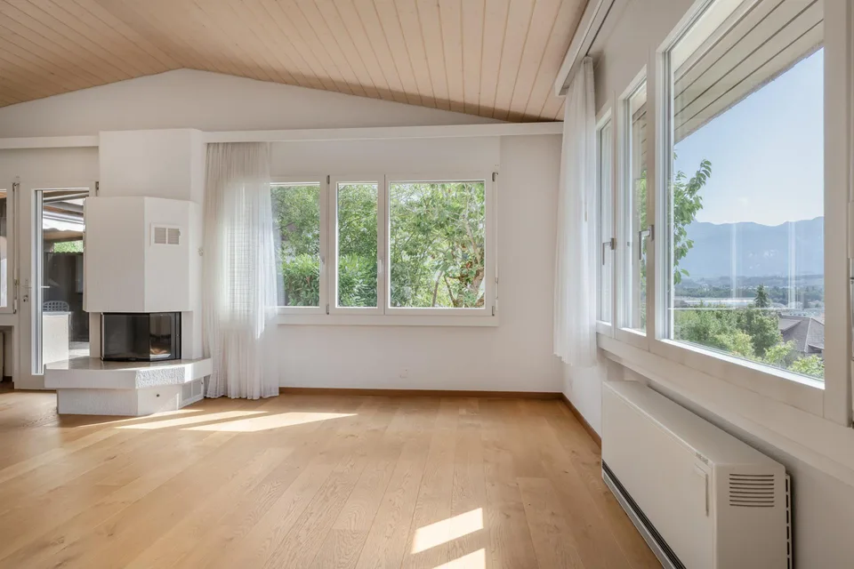 Einfamilienhaus mit viel Potenzial und traumhafter Aussicht – Foto 2 von 16