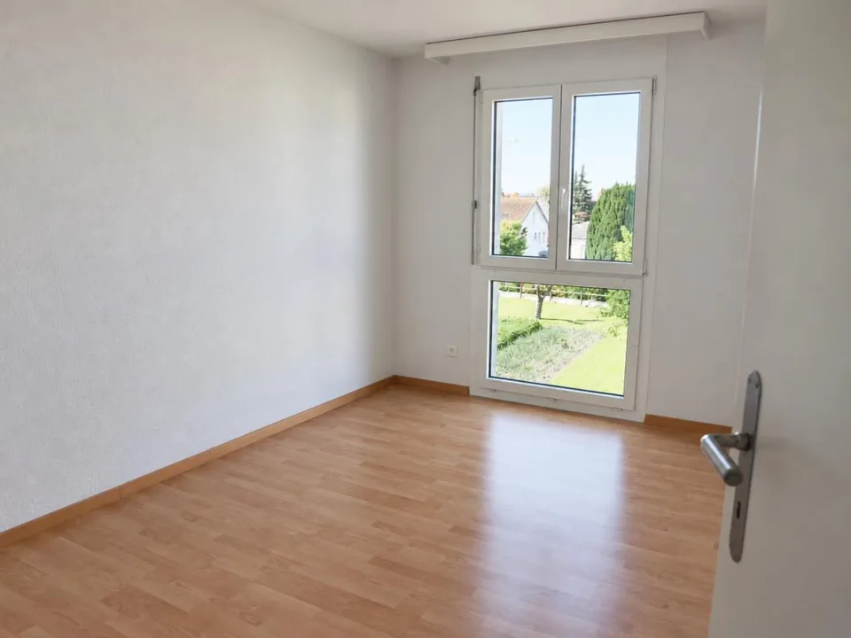 Grosszügige, helle 4.5-Zimmer-Wohnung mit Balkon in Altenrhein