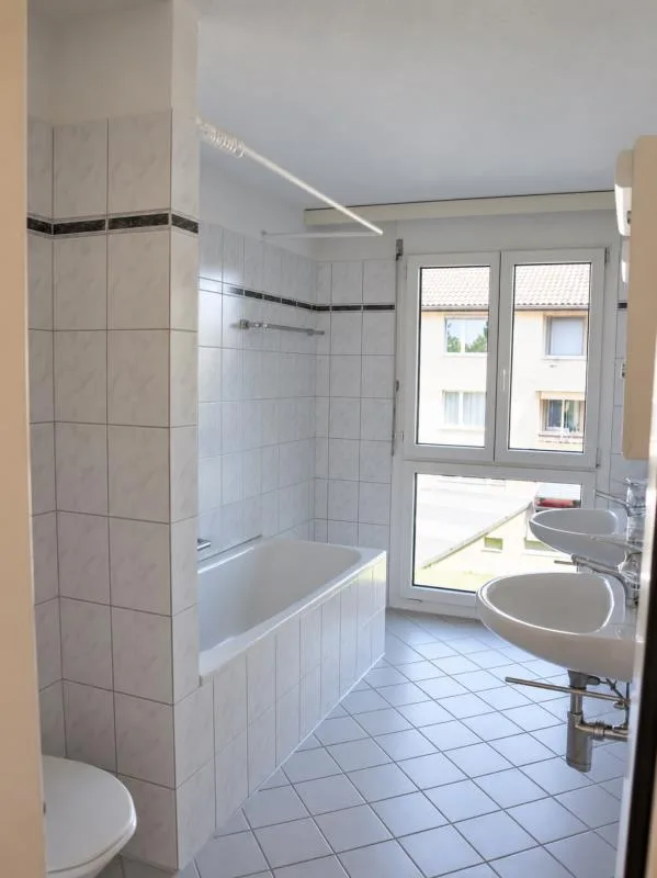 Grosszügige, helle 4.5-Zimmer-Wohnung mit Balkon in Altenrhein
