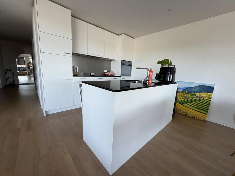 Moderne 3,5-Zimmer-Wohnung in Lenzburg – Neubau mit Balkon & wundersch
