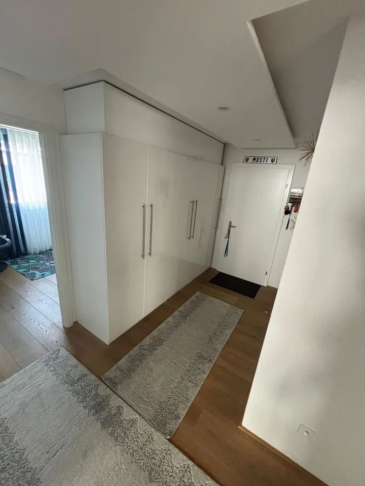 Moderne 4-Zimmer-Wohnung mit Balkon in Domat/Ems