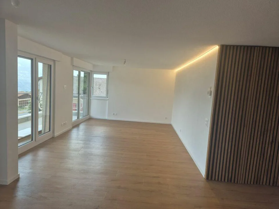 Appartement entièrement rénové de 4.5 pces