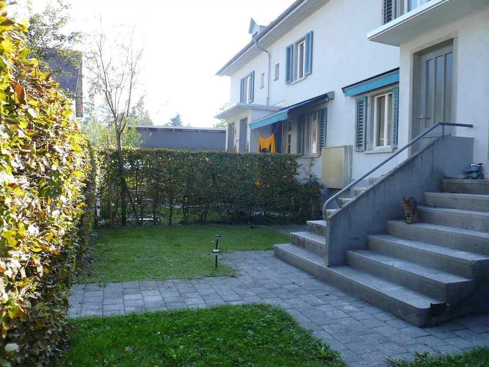 kinderfreundliche Lage, nähe Einkaufsmöglichkeiten/Schule/Kindergarten