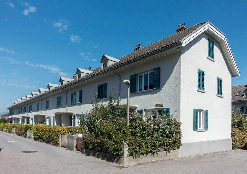 kinderfreundliche Lage, nähe Einkaufsmöglichkeiten/Schule/Kindergarten