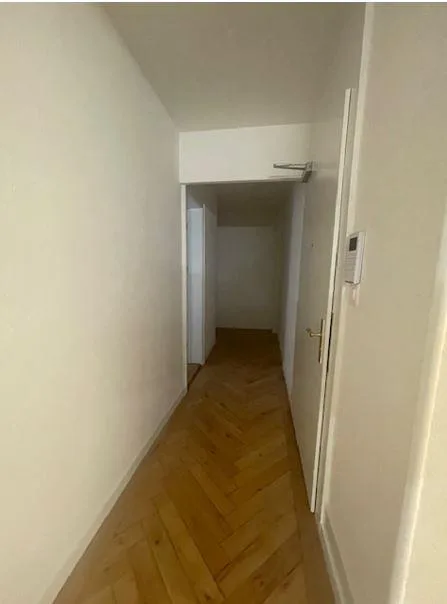 Appartement 2 pièces totally rénové dans le district 3 (près d'Idaplatz) – photo 3 sur 7